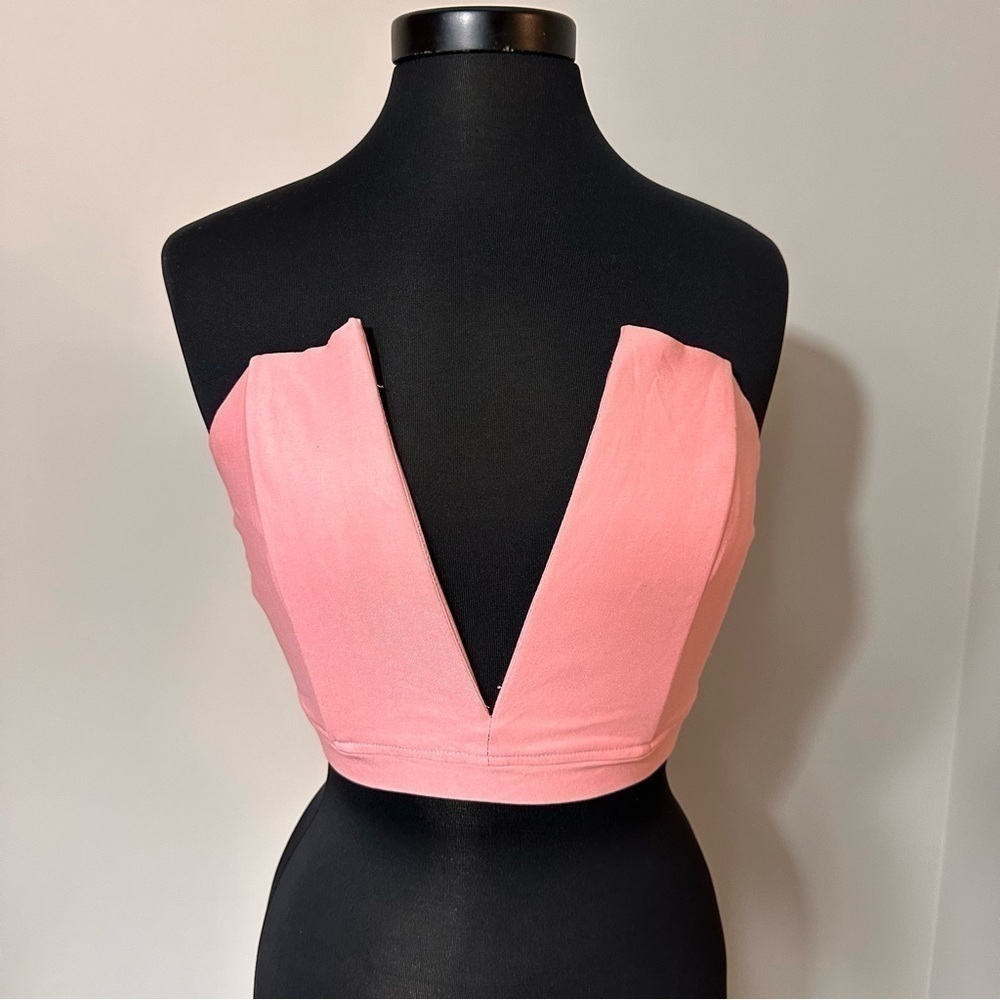 NWT Hot & Delicious Pink Crop Top in Size Medium
